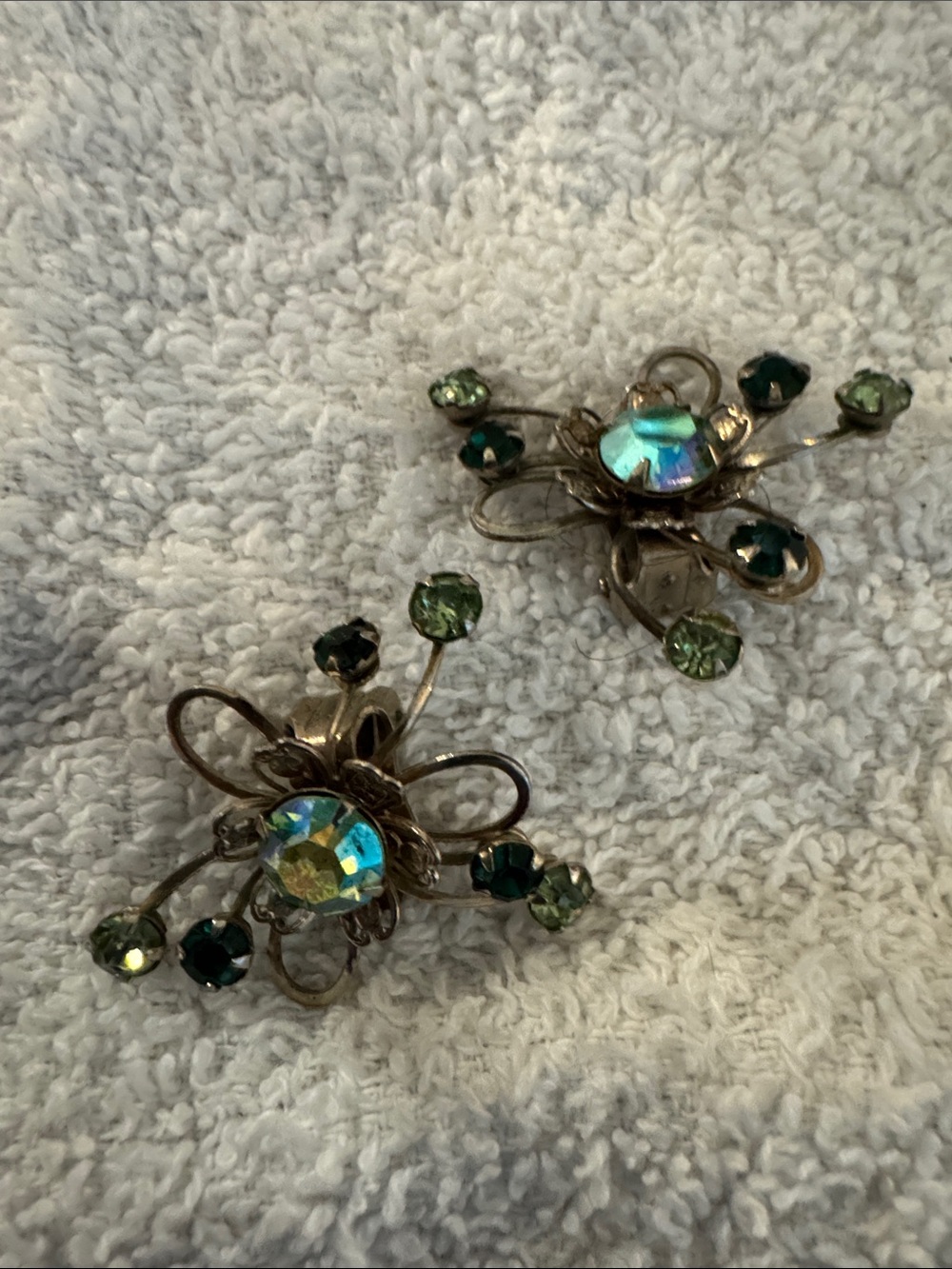 Vintage-Inspired Green Aurora Borealis Flower Clip-On Earrings